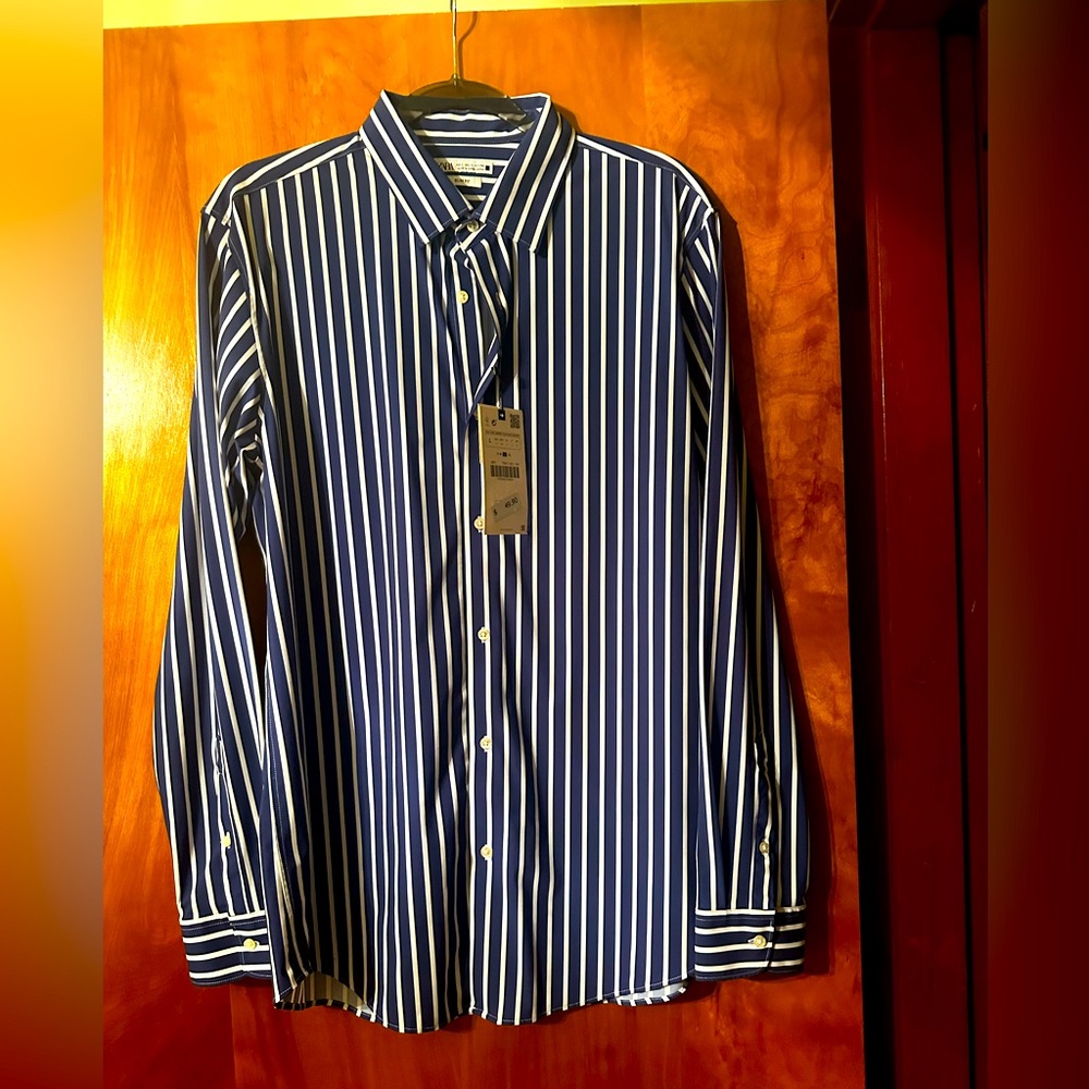 Men’s long sleeve dress shirt